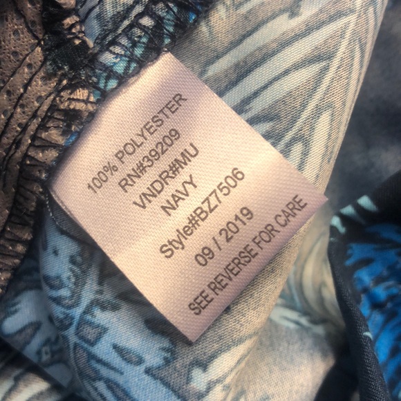 SwimTrunks NWT BOY M (10-12) mesh liner - Picture 9 of 9